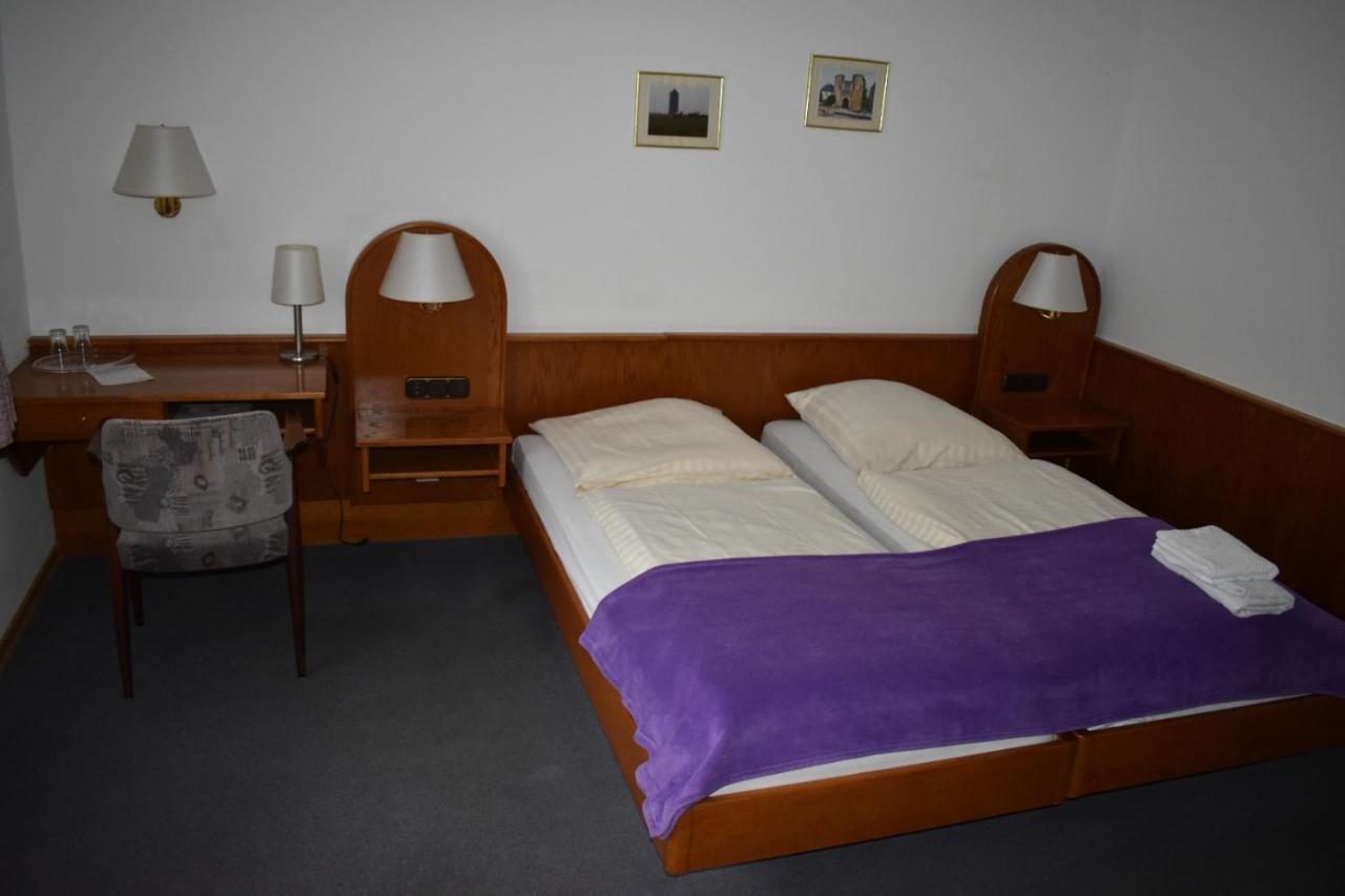 Hotel-Restaurant Theis-Muehle Biersdorf Kültér fotó